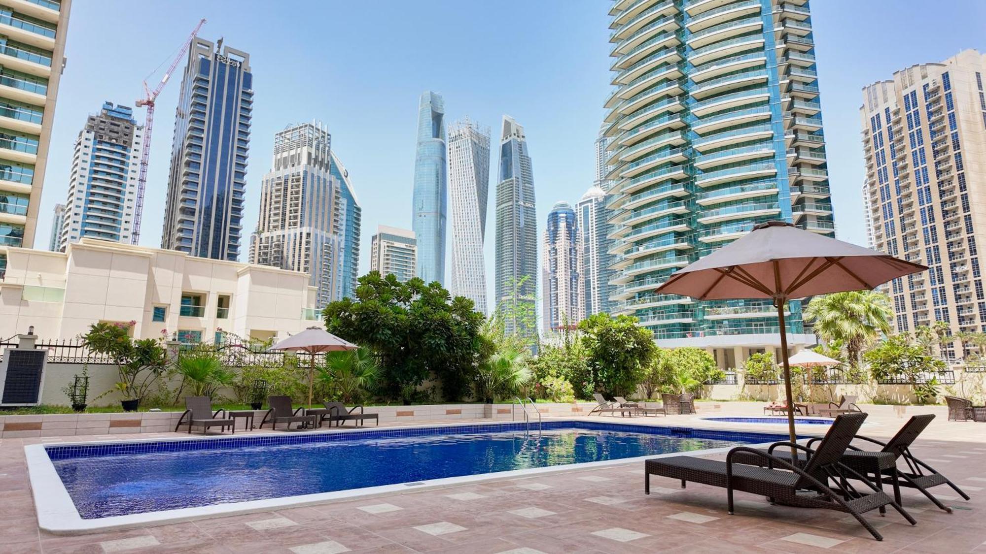 Spacious 2 Bed Apt At Marina High Floor Dubai Bagian luar foto