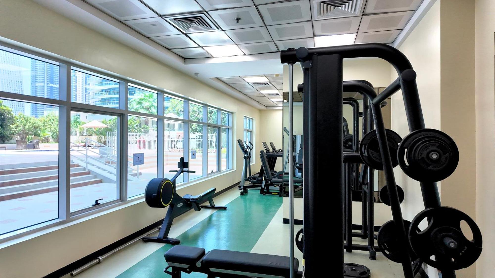 Spacious 2 Bed Apt At Marina High Floor Dubai Bagian luar foto