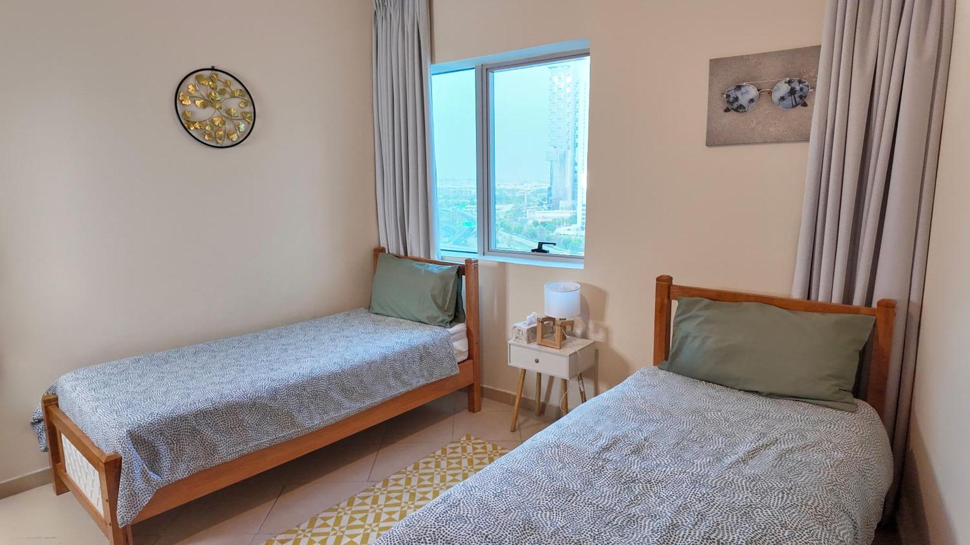 Spacious 2 Bed Apt At Marina High Floor Dubai Bagian luar foto