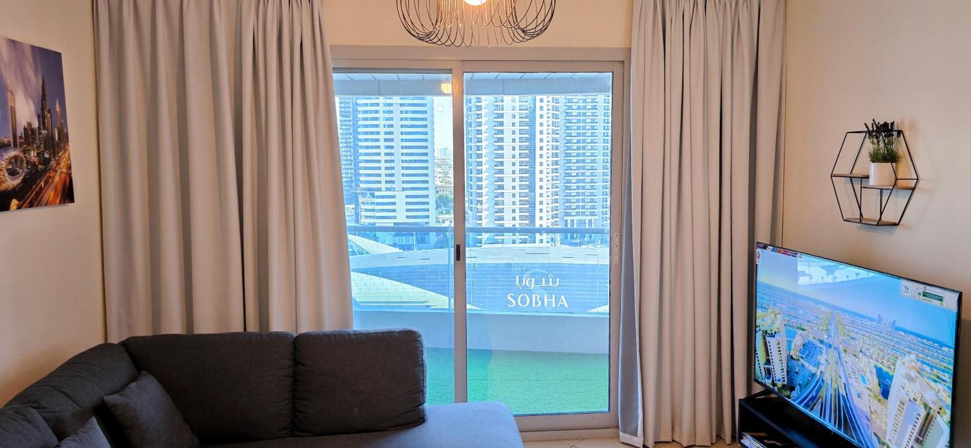 Spacious 2 Bed Apt At Marina High Floor Dubai Bagian luar foto