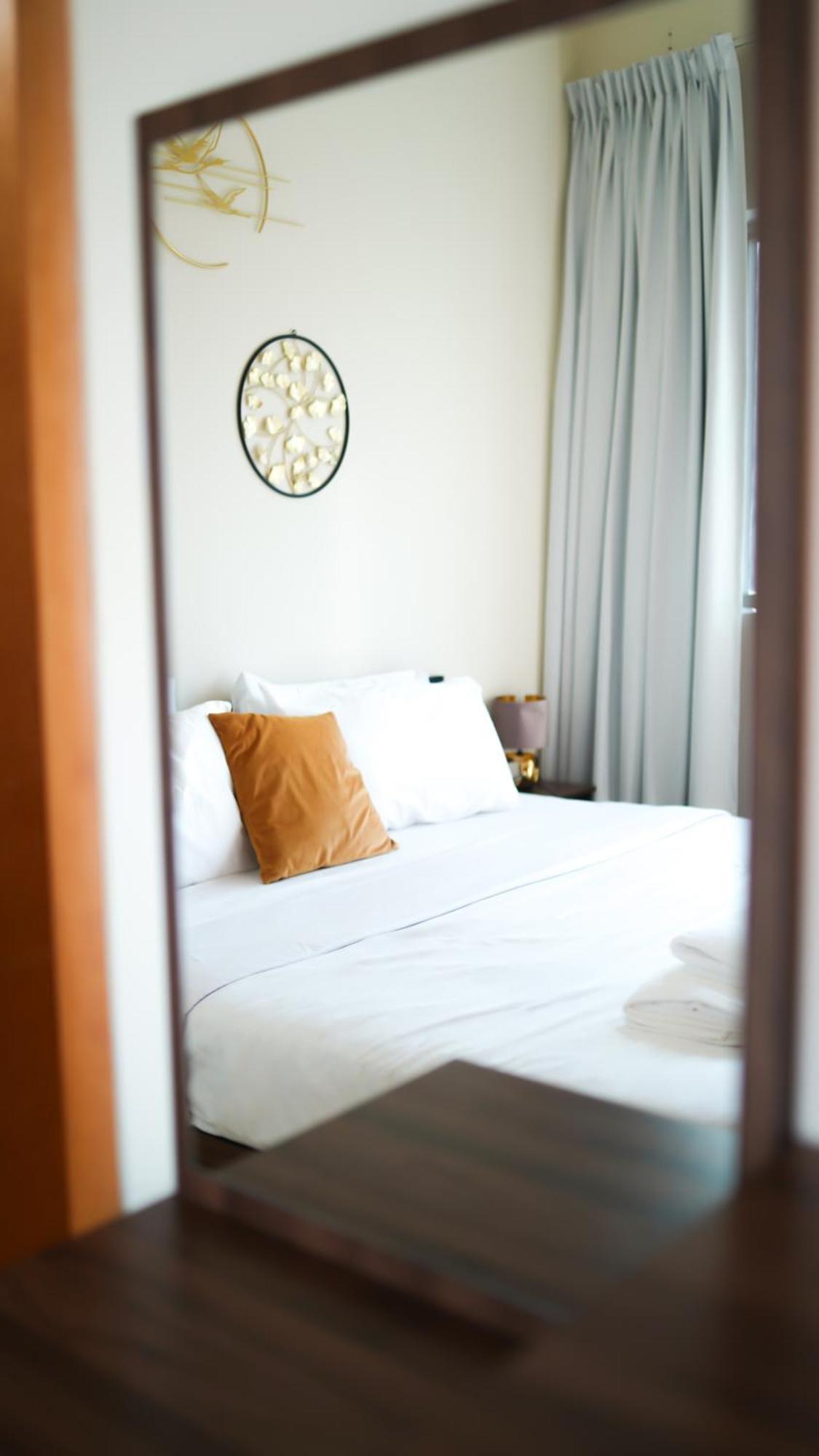 Spacious 2 Bed Apt At Marina High Floor Dubai Bagian luar foto