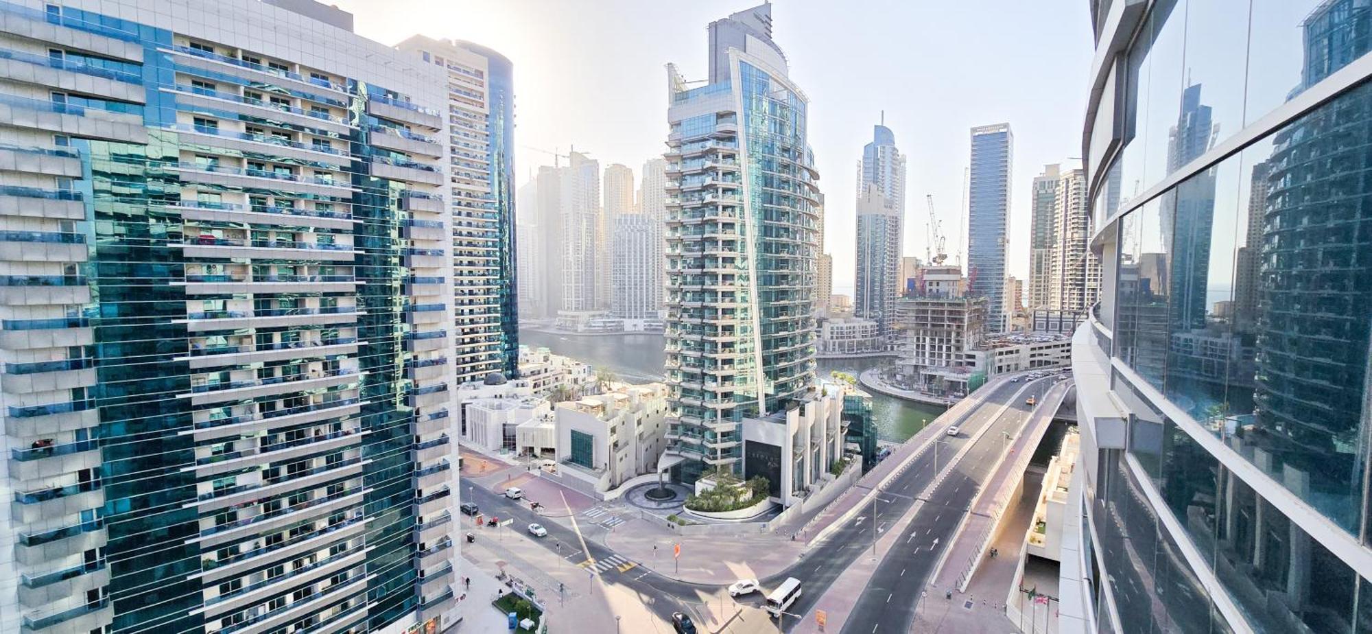 Spacious 2 Bed Apt At Marina High Floor Dubai Bagian luar foto