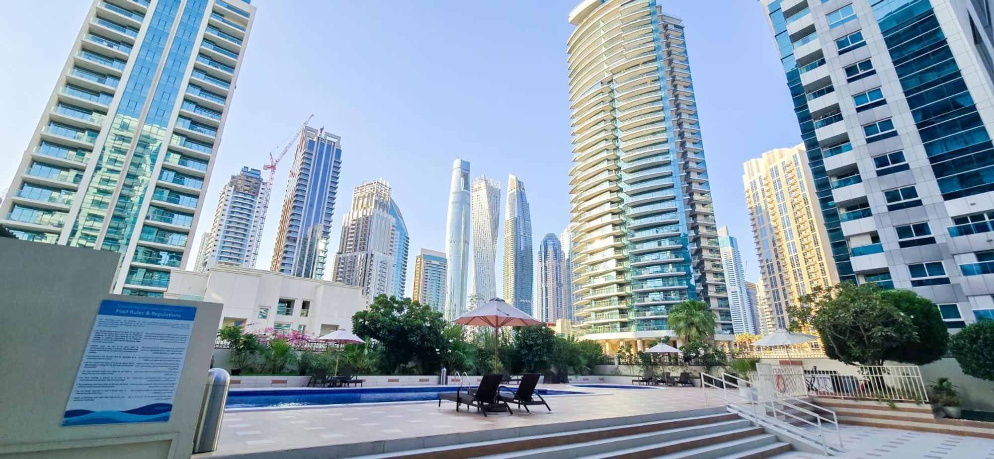 Spacious 2 Bed Apt At Marina High Floor Dubai Bagian luar foto