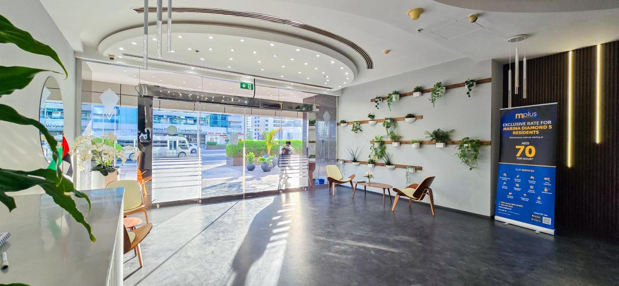 Spacious 2 Bed Apt At Marina High Floor Dubai Bagian luar foto