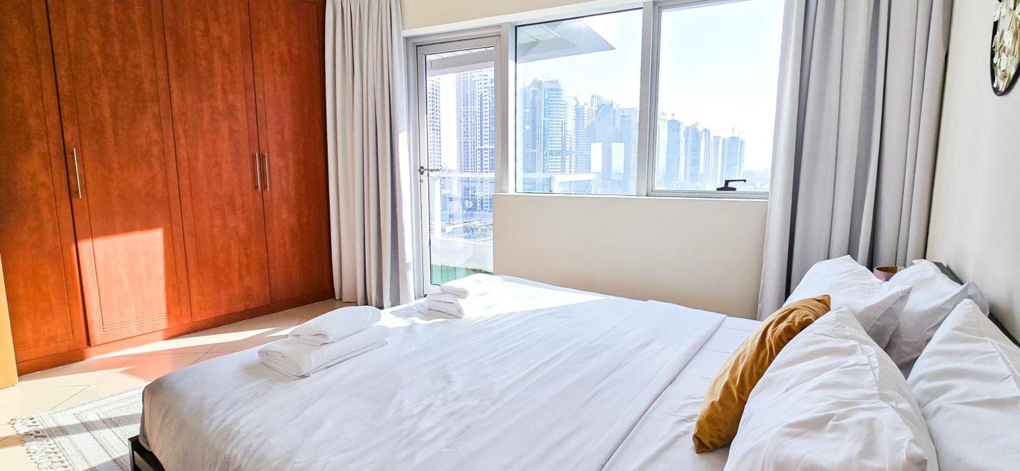 Spacious 2 Bed Apt At Marina High Floor Dubai Bagian luar foto