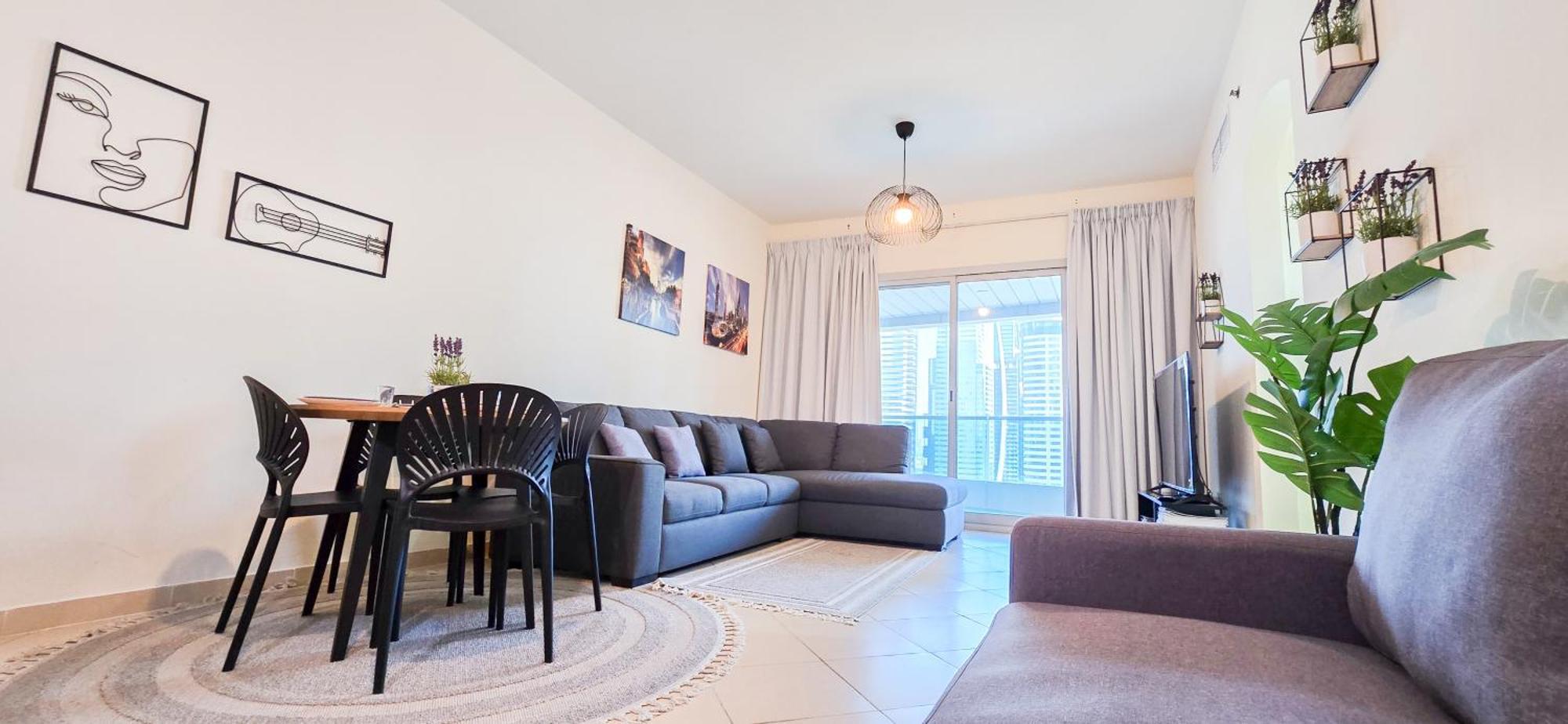 Spacious 2 Bed Apt At Marina High Floor Dubai Bagian luar foto